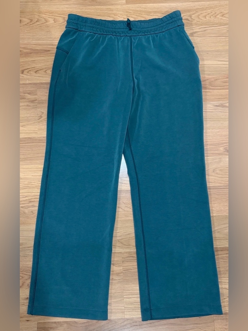 lululemon Softstreme Green Wide-Leg Pull-On Pants 28.5 in